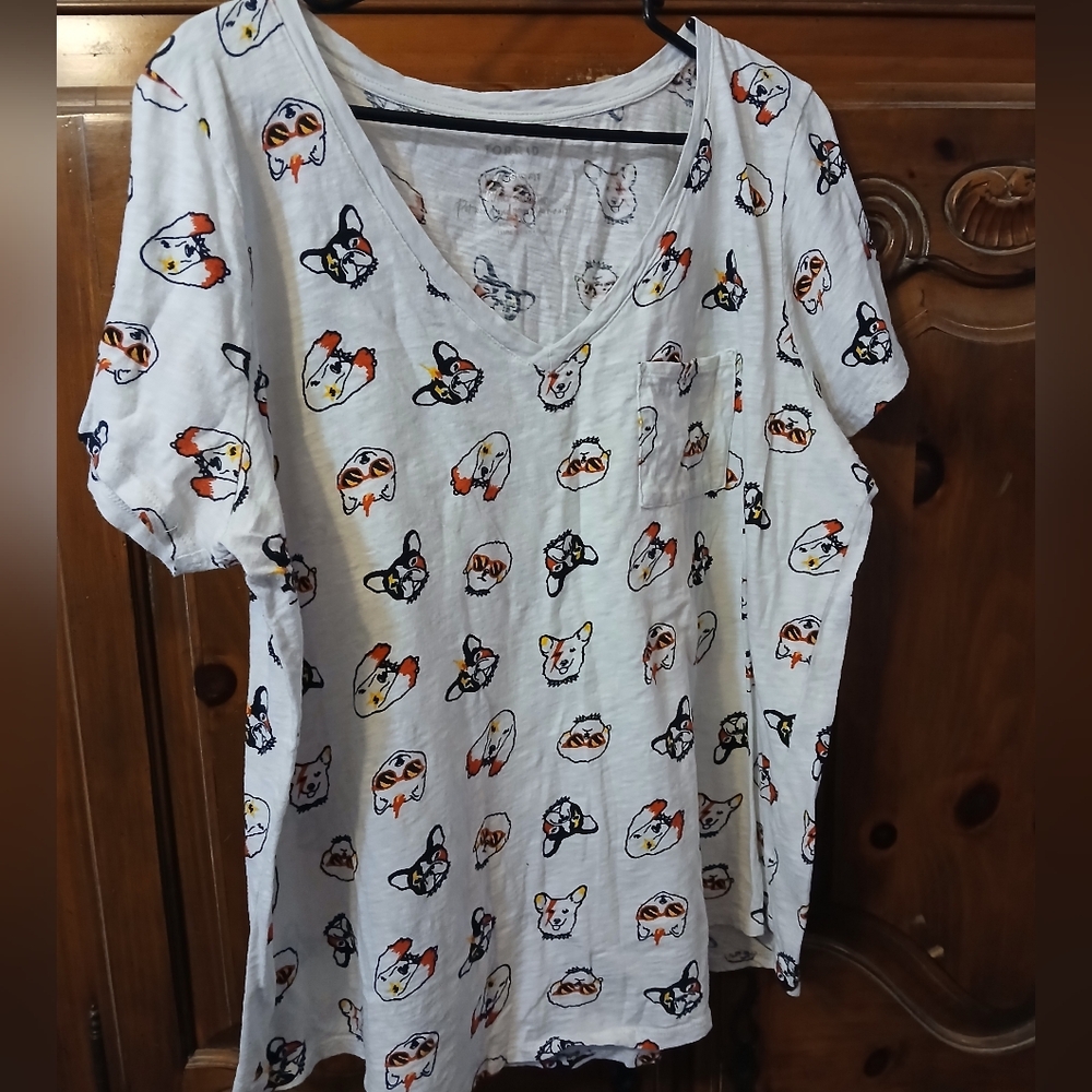 Torrid White Dog Print VNeck Size 2X